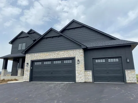 4928 Parkside Circle