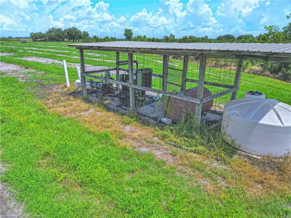 8495 COUNTY ROAD 621 Lorida, FL 33857