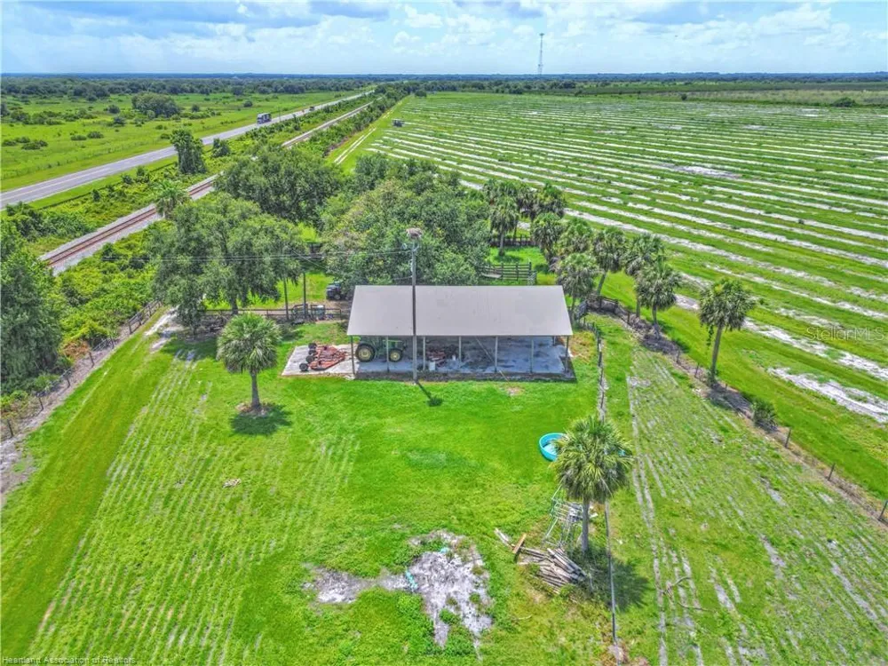 8495 COUNTY ROAD 621 Lorida, FL 33857