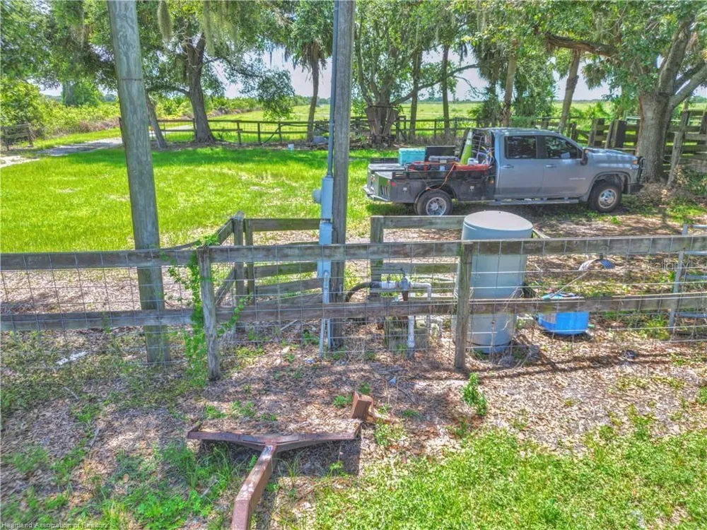 8495 COUNTY ROAD 621 Lorida, FL 33857