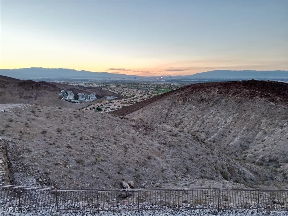 2 Highcrest Court Henderson, NV 89012