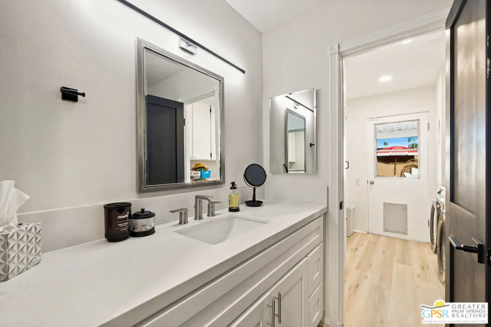 1334 S San Joaquin Drive Palm Springs, CA 92264