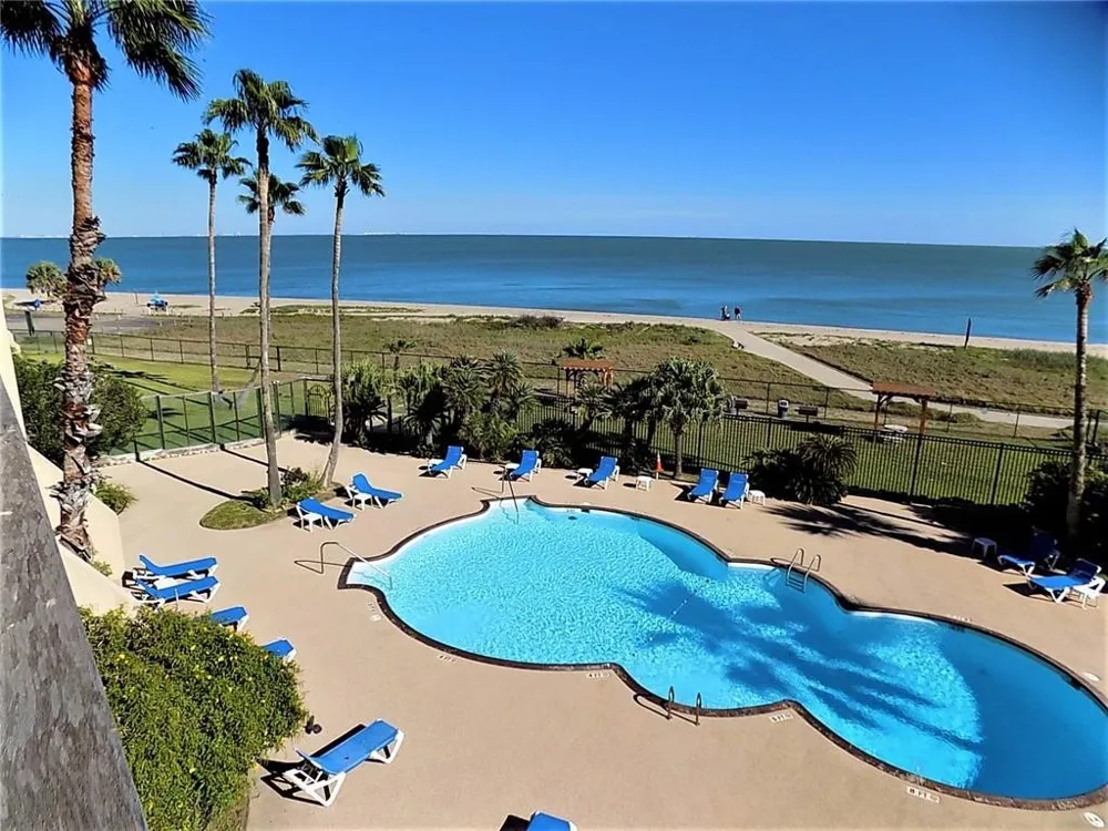 4000 Surfside Boulevard #806 Corpus Christi, TX 78402