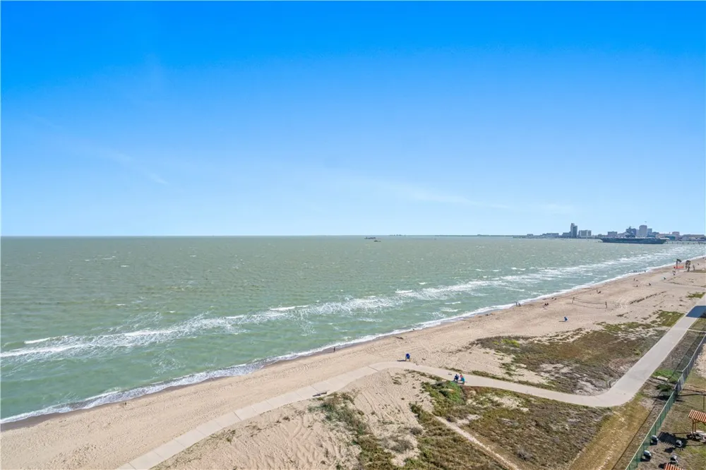 4000 Surfside Boulevard #806 Corpus Christi, TX 78402
