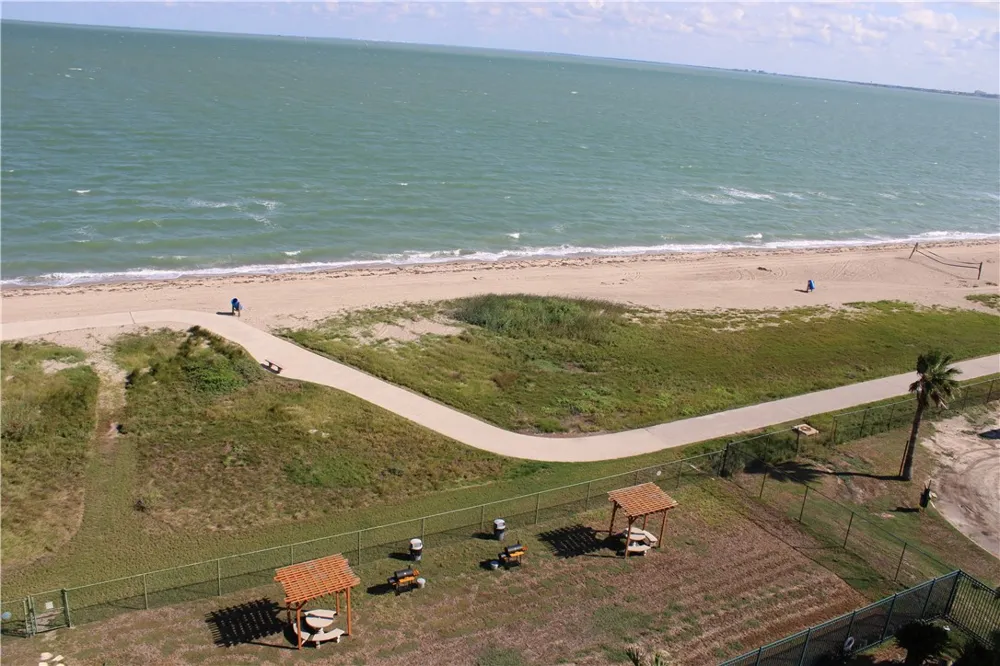 4000 Surfside Boulevard #806 Corpus Christi, TX 78402