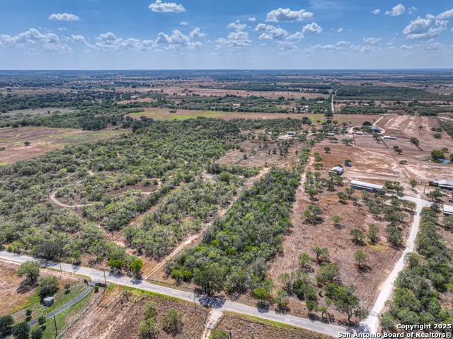 445 Single Oak Rd Seguin, TX 78155