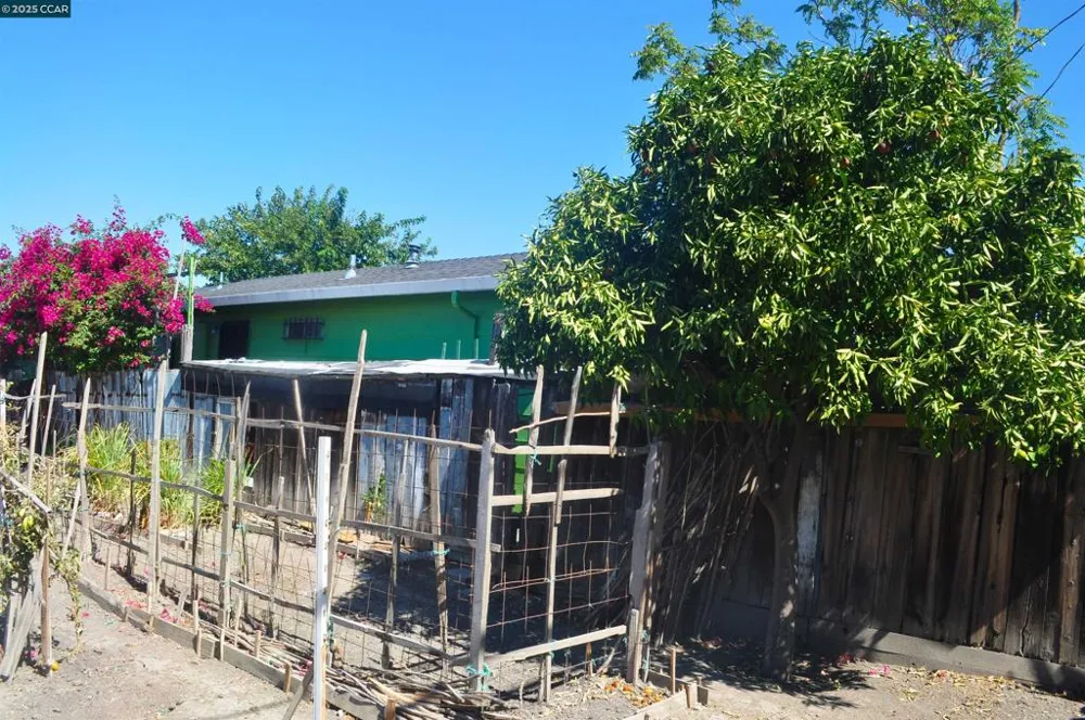 220 Delhi Ave Stockton, CA 95206