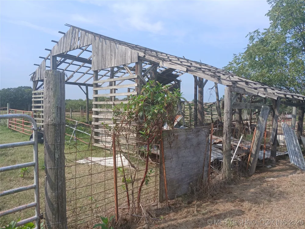 20449 E Cass Road Stigler, OK 74462