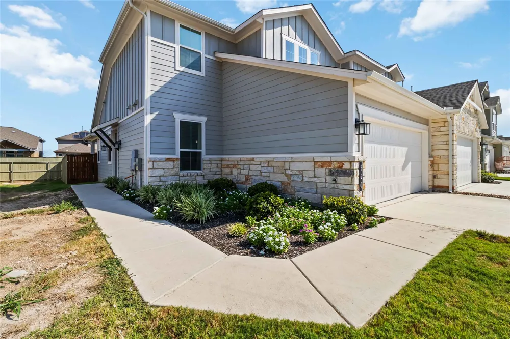 220 Mirabeau Way Liberty Hill, TX 78642