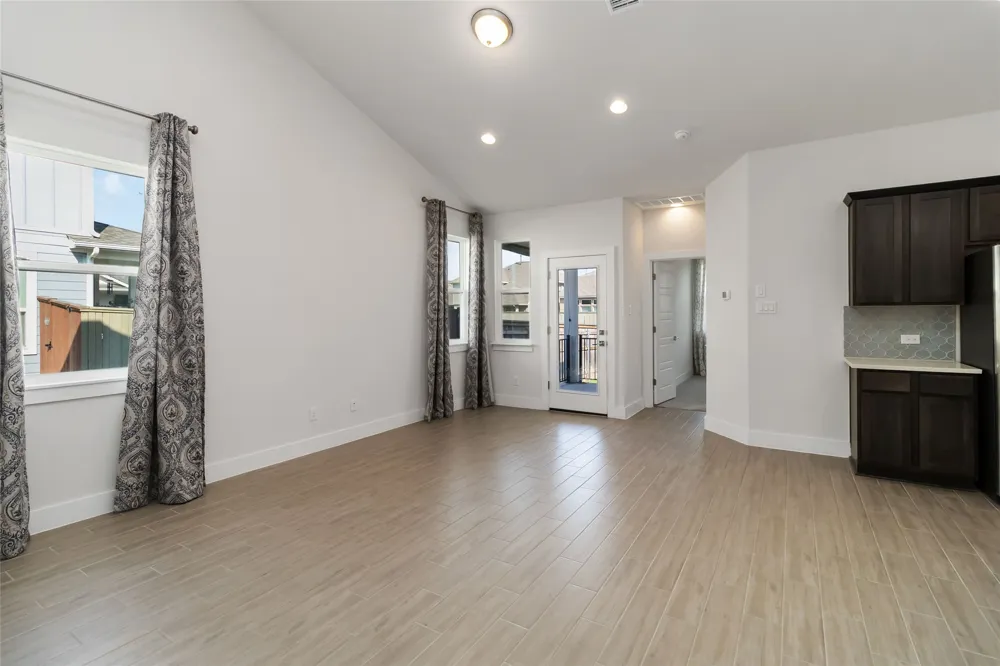 220 Mirabeau Way Liberty Hill, TX 78642