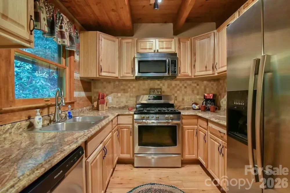 48 Buck Ridge Road Fairview, NC 28730