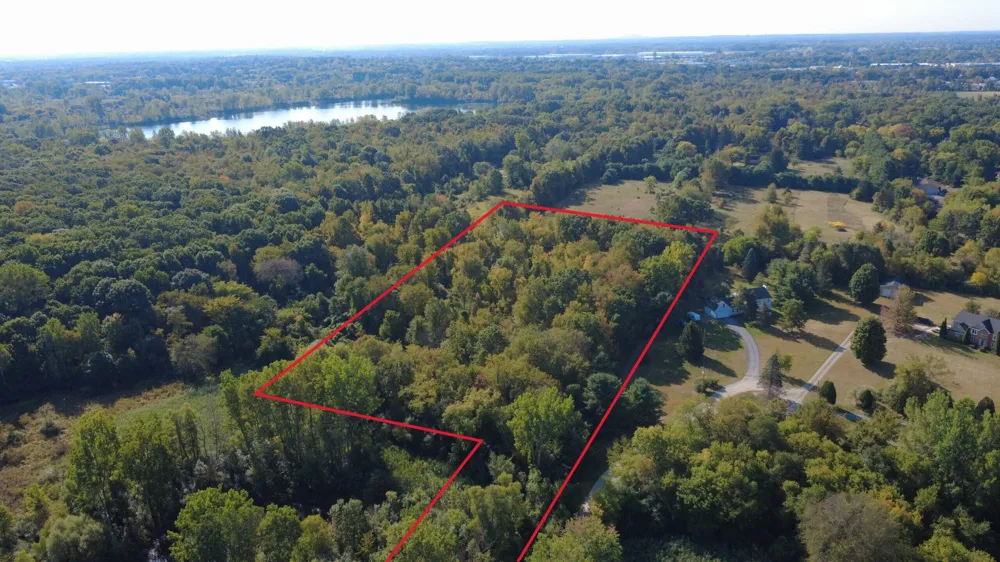 727 W W. Maple Road Road Milford, MI 48381
