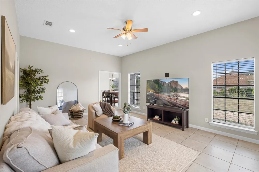 1081 7023 Prairie Elgin, TX 78621