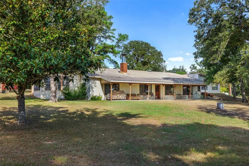 179 Stiewert Lane Paige, TX 78659