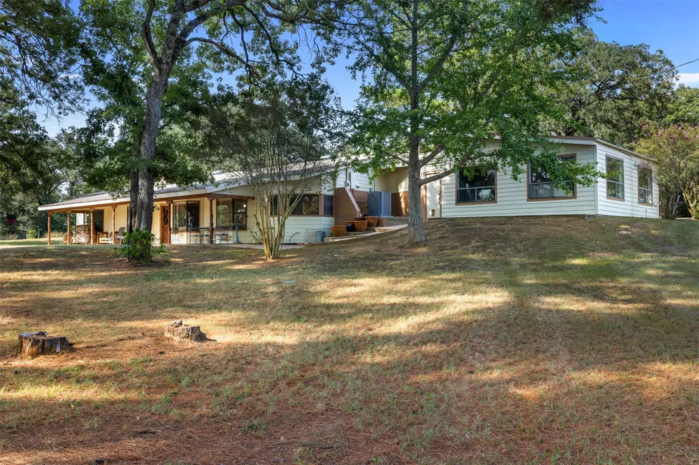 179 Stiewert Lane Paige, TX 78659