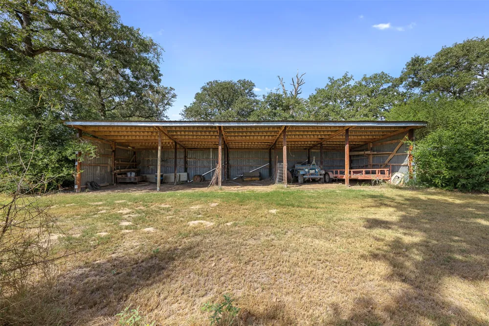 179 Stiewert Lane Paige, TX 78659