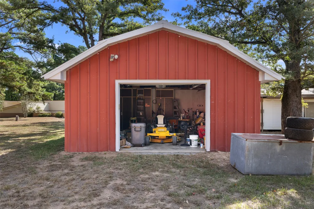 179 Stiewert Lane Paige, TX 78659