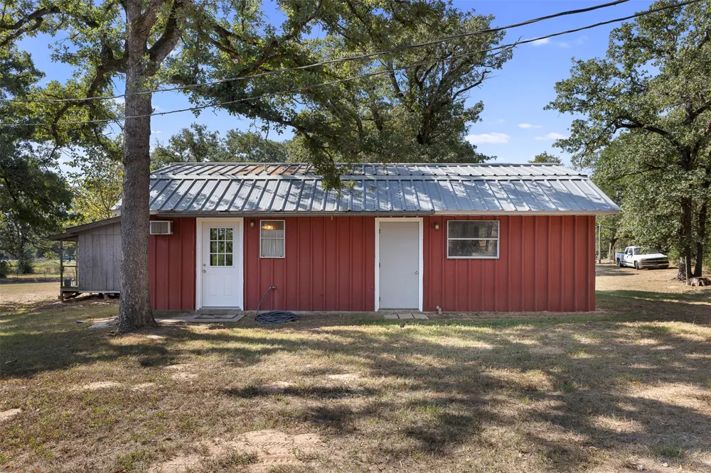 179 Stiewert Lane Paige, TX 78659