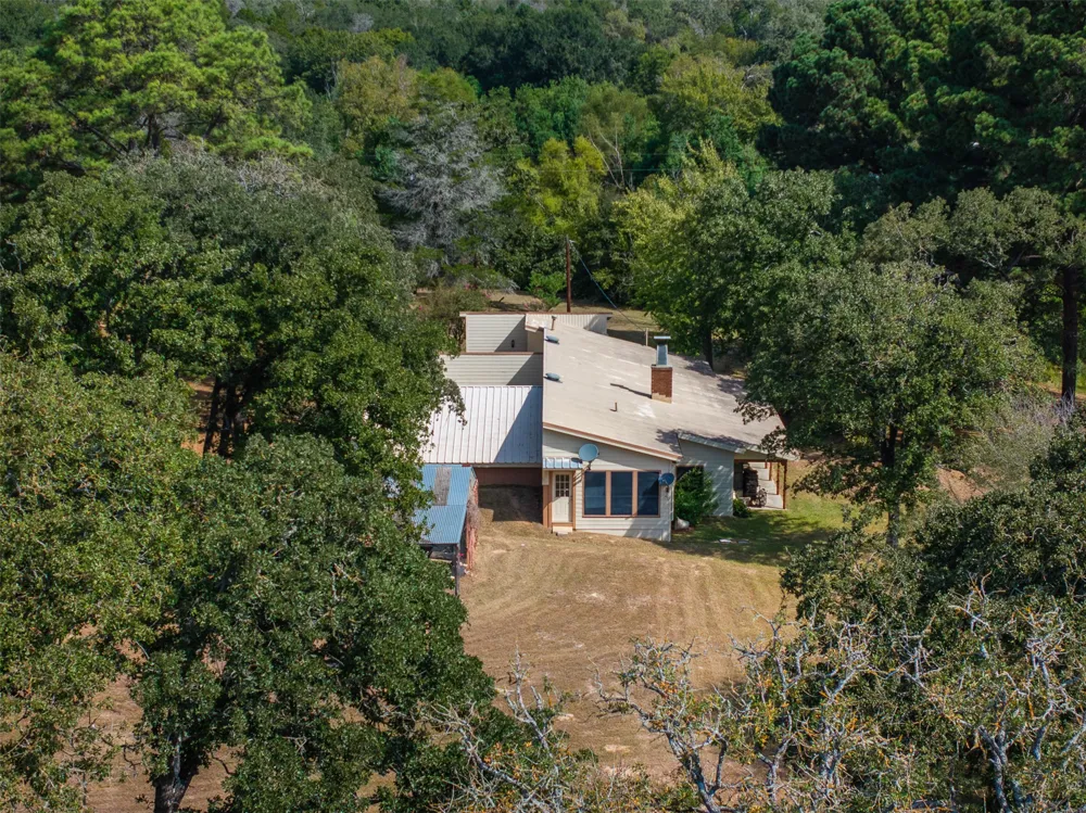 179 Stiewert Lane Paige, TX 78659
