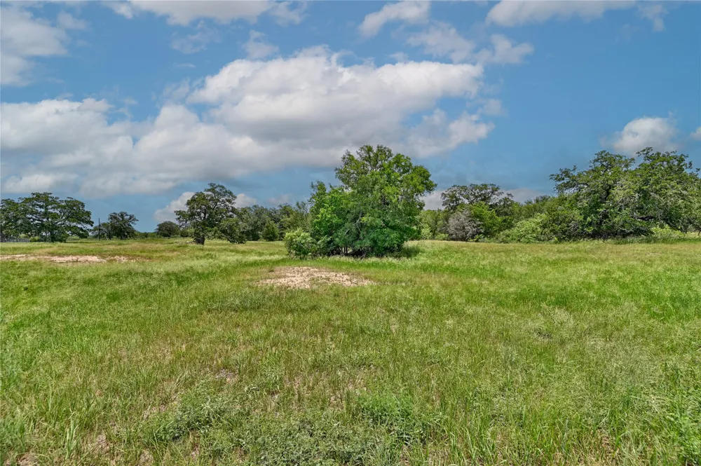 159 Starlight Path Red Rock, TX 78662