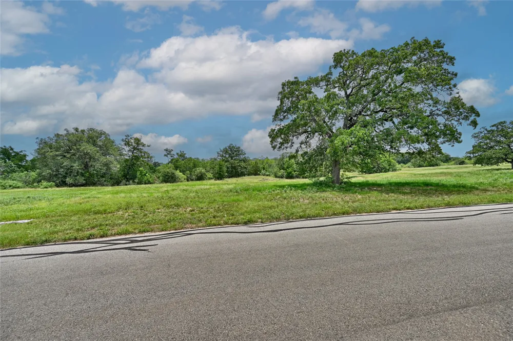 159 Starlight Path Red Rock, TX 78662