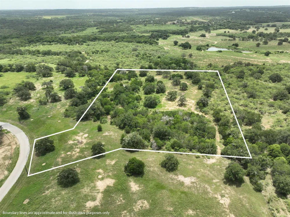 159 Starlight Path Red Rock, TX 78662