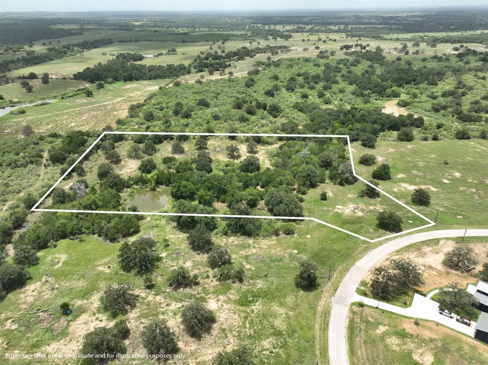 159 Starlight Path Red Rock, TX 78662