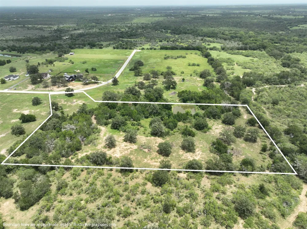 159 Starlight Path Red Rock, TX 78662