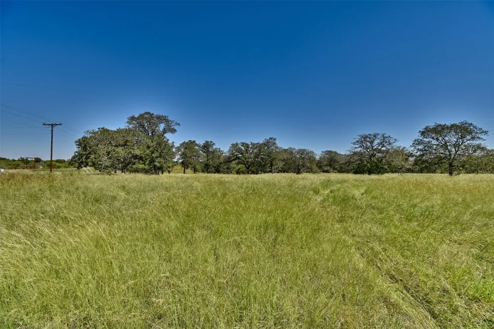 106 Sunny Day Dr Red Rock, TX 78662