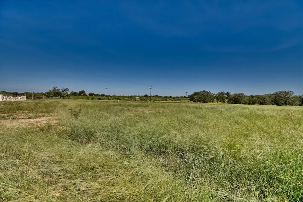 106 Sunny Day Dr Red Rock, TX 78662