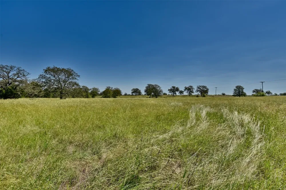 106 Sunny Day Dr Red Rock, TX 78662