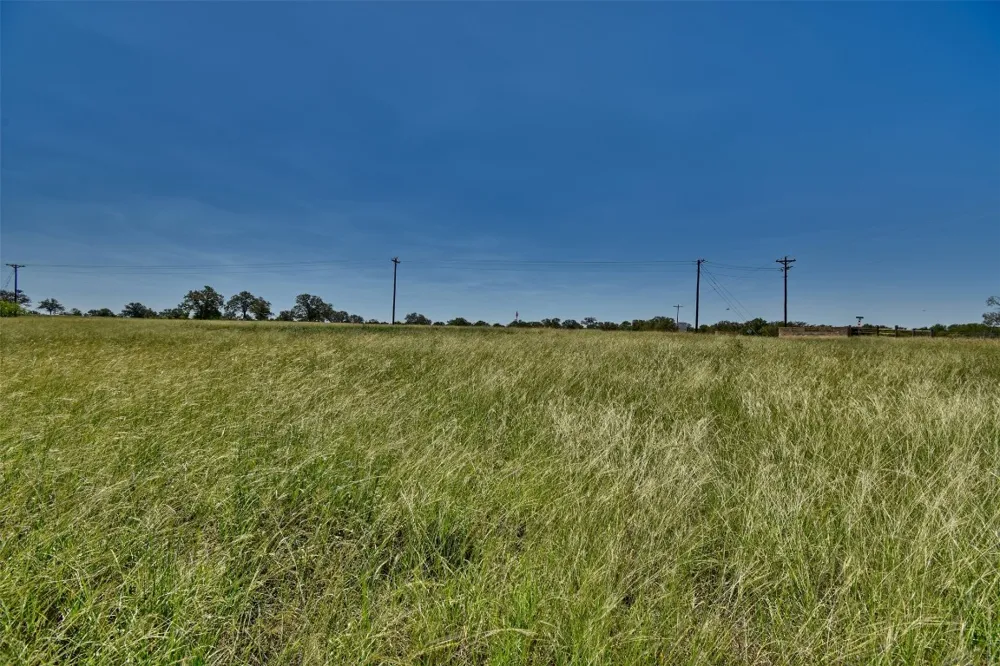 106 Sunny Day Dr Red Rock, TX 78662