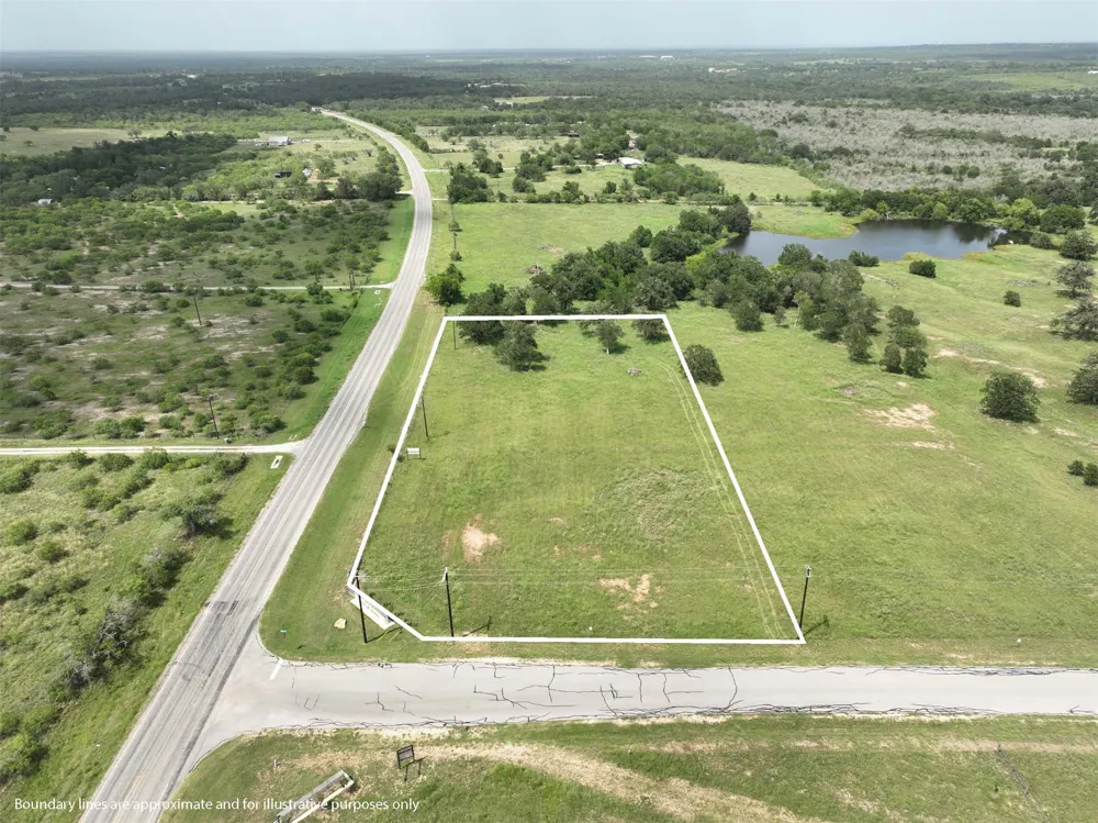 106 Sunny Day Dr Red Rock, TX 78662