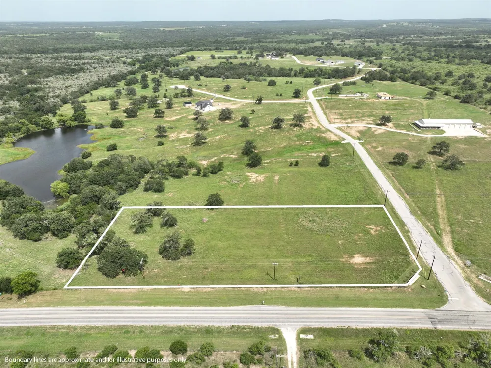 106 Sunny Day Dr Red Rock, TX 78662