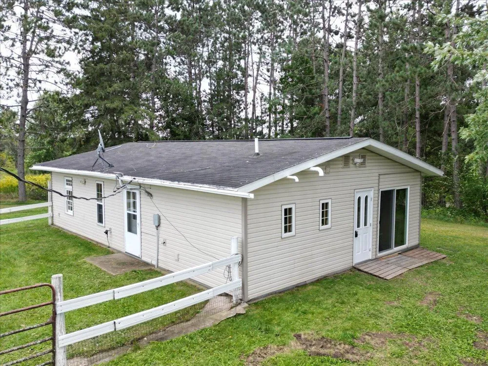 18444 290th Avenue Holcombe, WI 54745