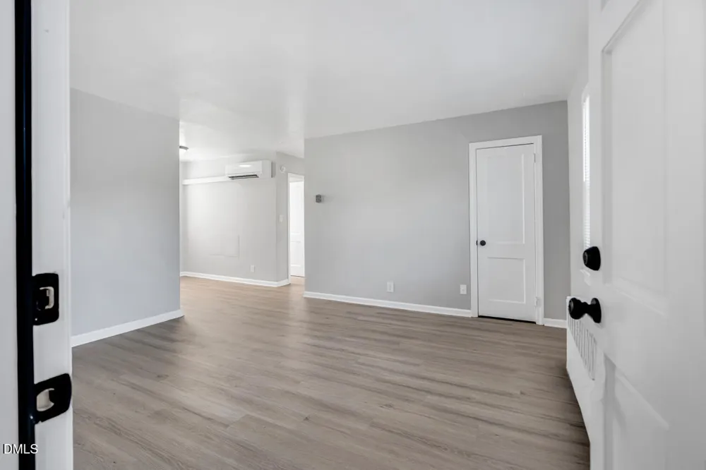 1700 Roslyn Drive ## 29d Burlington, NC 27215
