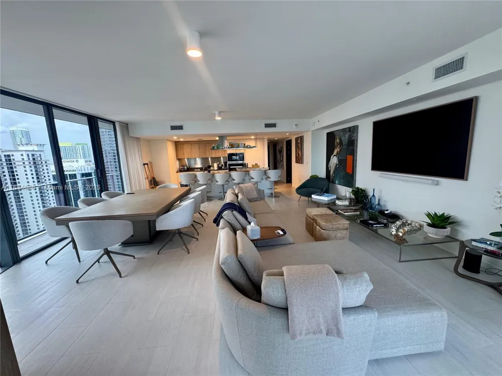 1000 Brickell Plz #3302 Miami, FL 33131
