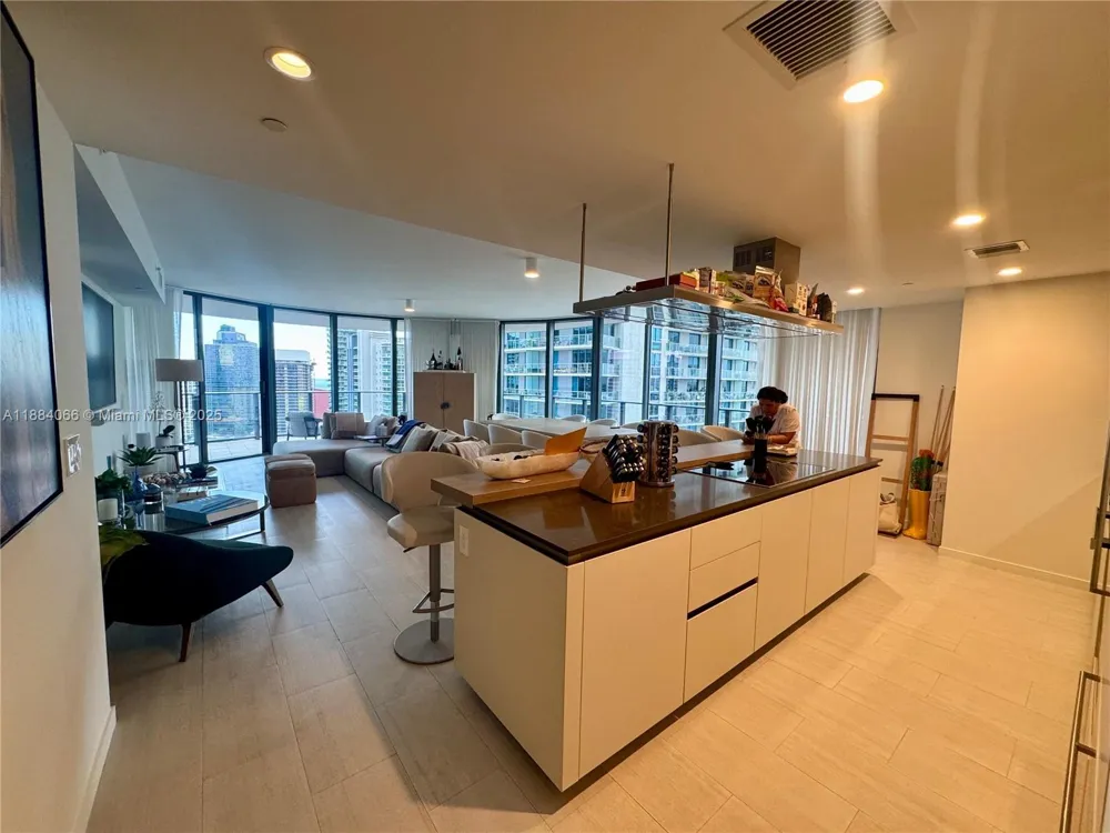 1000 Brickell Plz #3302 Miami, FL 33131