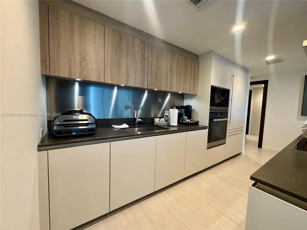 1000 Brickell Plz #3302 Miami, FL 33131