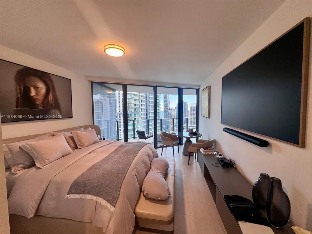 1000 Brickell Plz #3302 Miami, FL 33131