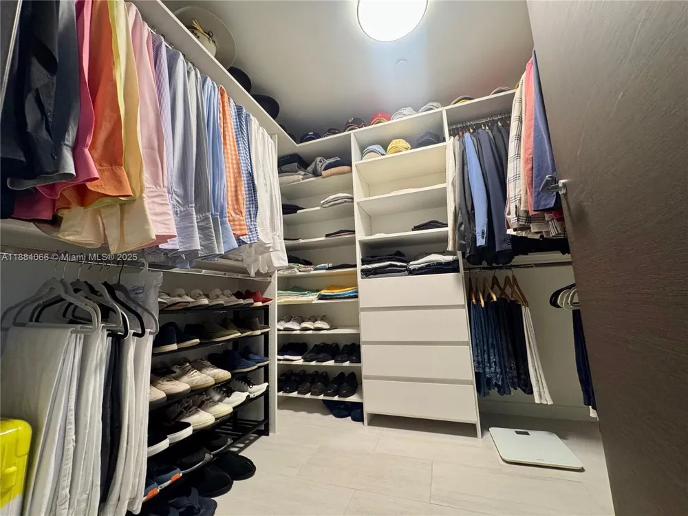 1000 Brickell Plz #3302 Miami, FL 33131