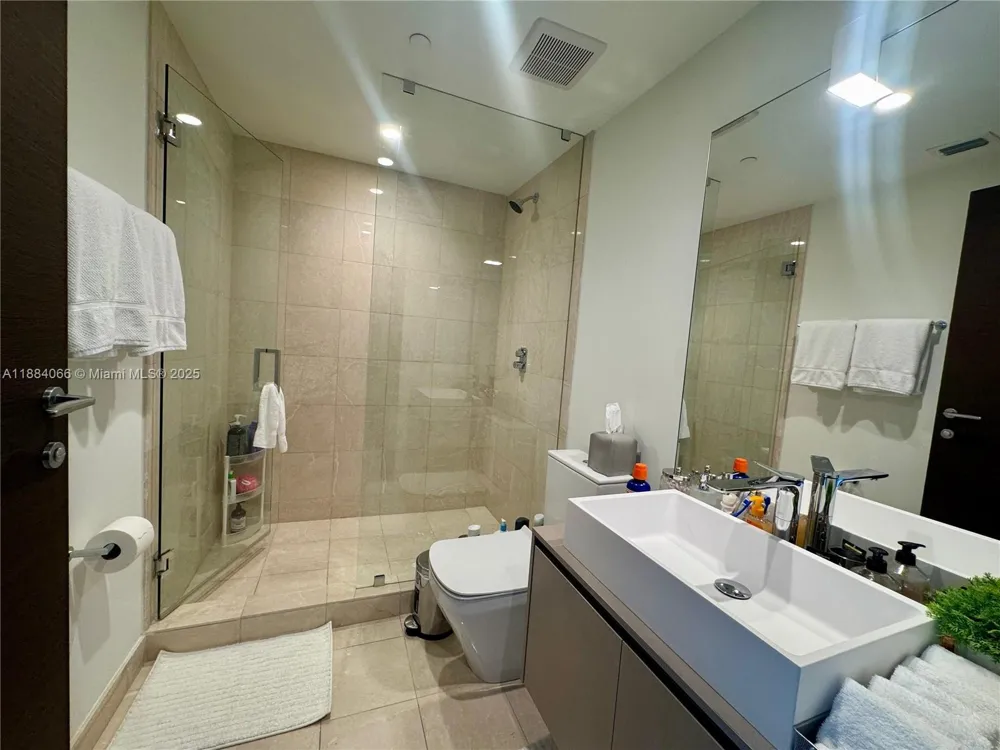 1000 Brickell Plz #3302 Miami, FL 33131