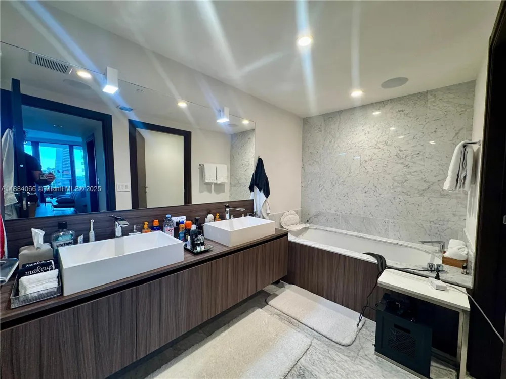 1000 Brickell Plz #3302 Miami, FL 33131