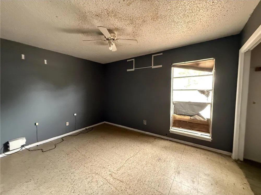805 Continental Drive Three Rivers, TX 78071