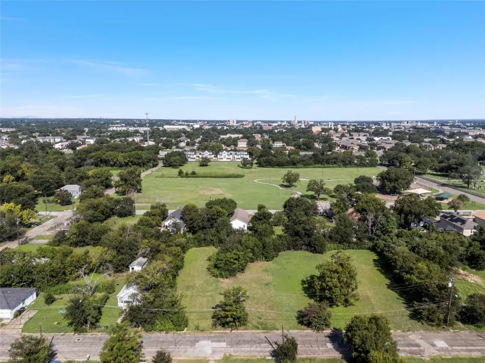 805 Benton Drive Waco, TX 76706
