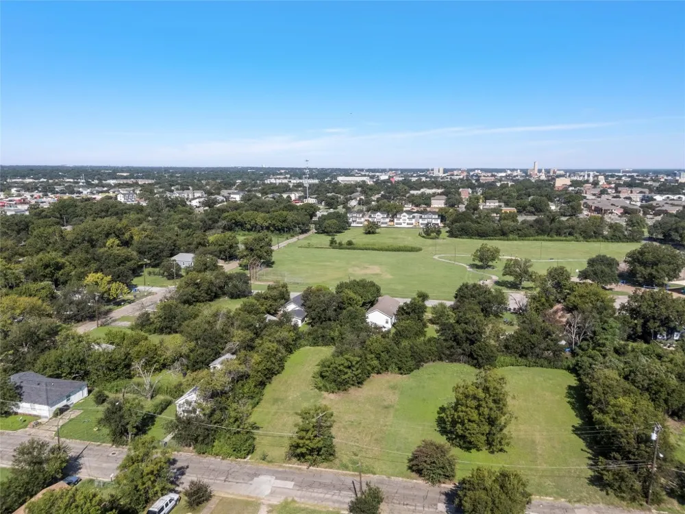 805 Benton Drive Waco, TX 76706