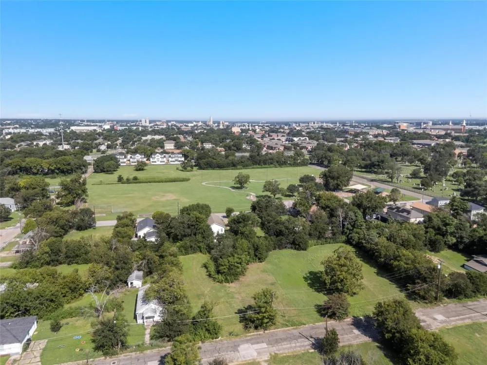 805 Benton Drive Waco, TX 76706