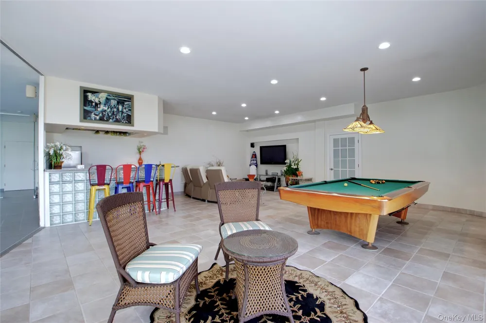 26 Tennis Court Road Oyster Bay, NY 11771