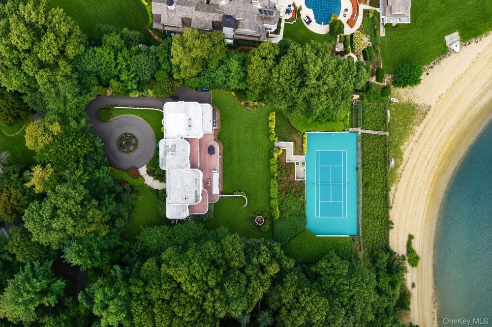 26 Tennis Court Road Oyster Bay, NY 11771