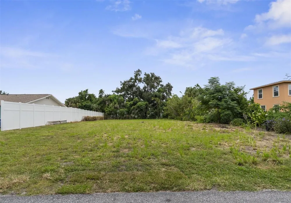 216 PAVONIA ROAD Nokomis, FL 34275